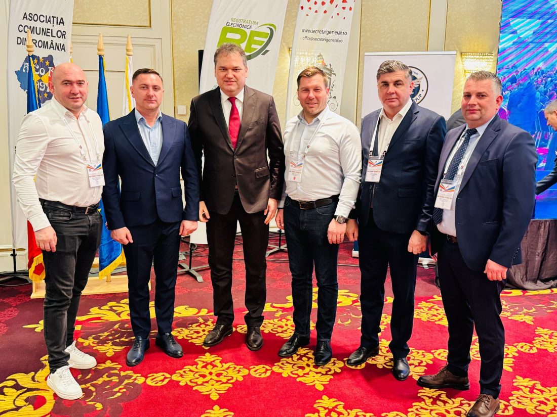 Întâlnire de lucru în cadrul Adunării Generale a Asociației Comunelor din România a membrilor consiliului director din Fliliala Județeană Bihor a Acor cu domnul Attila CSEKE ministrul Dezvoltării, Administrației și Lucrărilor Publice